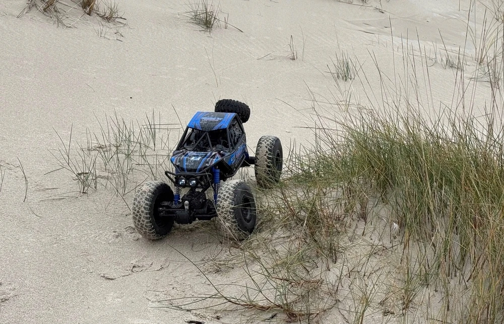 Pan i Pani Gadżet RC CAR 4X4 NUOTOLINIO PULTO VALDOMAS VIŠEELĖS VIŠKINĖLIS DIDELIS 48CM RC AUTO