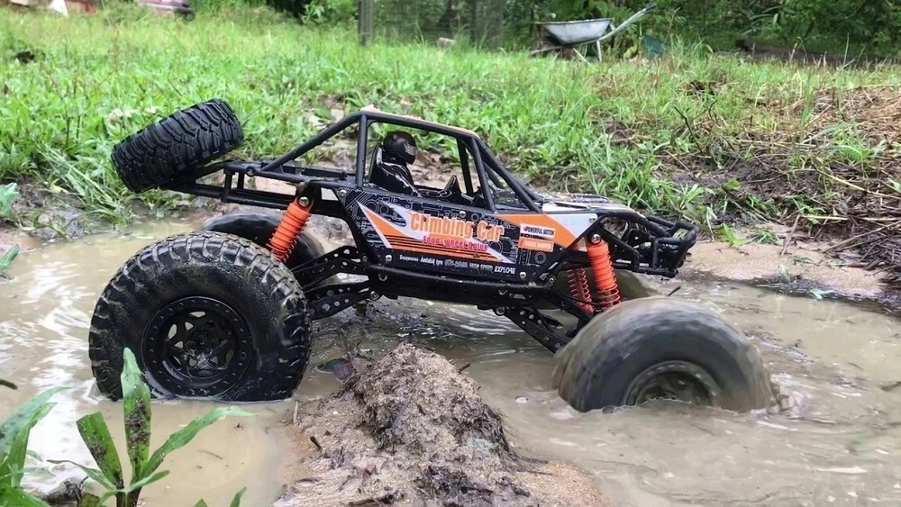 Pan i Pani Gadżet RC CAR 4X4 NUOTOLINIO PULTO VALDOMAS VIŠEELĖS VIŠKINĖLIS DIDELIS 48CM RC AUTO
