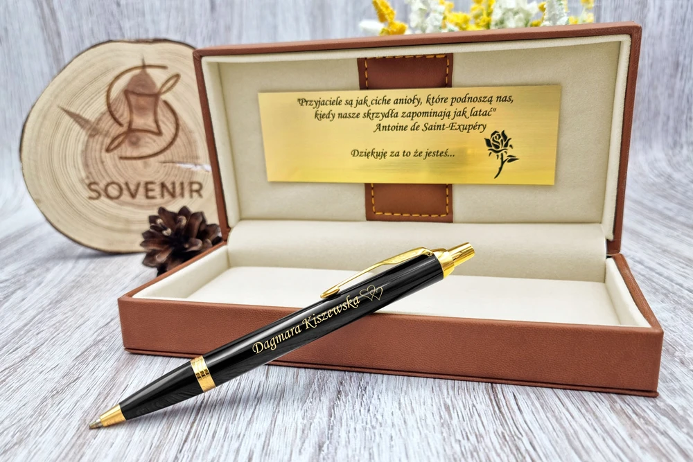 Parker Im rašiklis su graviravimu, juodas, odinis dėklas