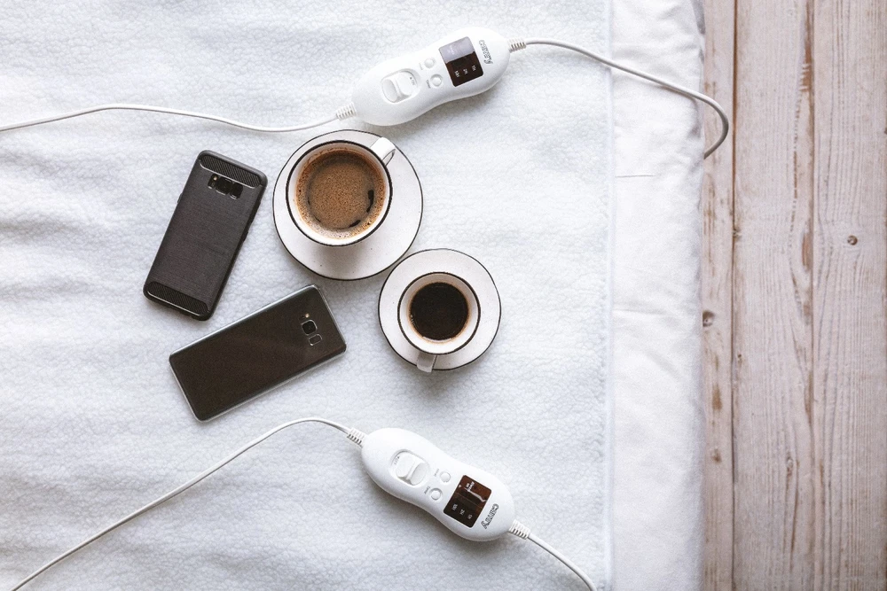 Šildoma antklodė Camry CR 7421, balta