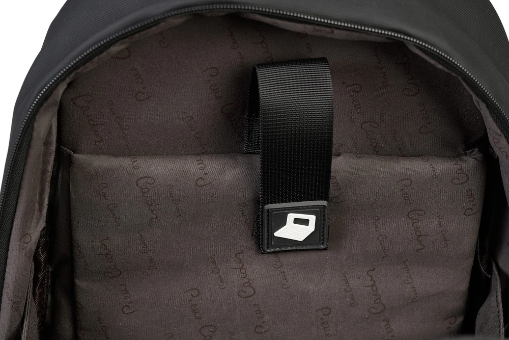 Pierre Cardin daugiafunkcinis kuprinė / rankinis bagažas su USB jungtimi – stilinga ir praktiška kelioninė kuprinė