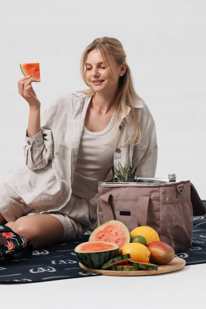 Piknikinis kilimas ZAGATTO 200x200 cm su šiltinimo sluoksniu, vandens atsparus, paplūdimio kilimėlis
