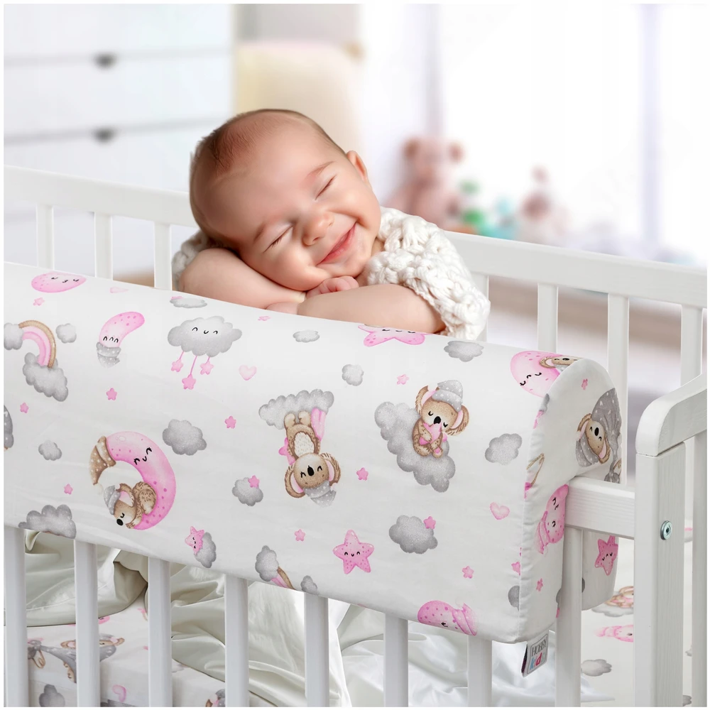 Pillowprim Ochraniacz do łóżeczka - Poduszka na barierkę - Ściągany pokrowiec - 70 cm