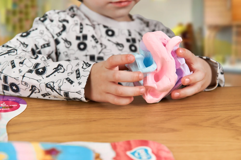 Lovin PLASTIKINIAI PLAČIAI SLIME GLUTEK LEDAI VAIKAMS