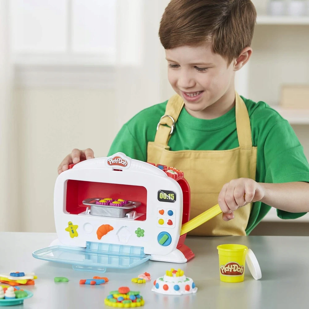 PLAY DOH KITCHEN CASTRY RINKINYS MAGICAL OVEN + priedai B9740