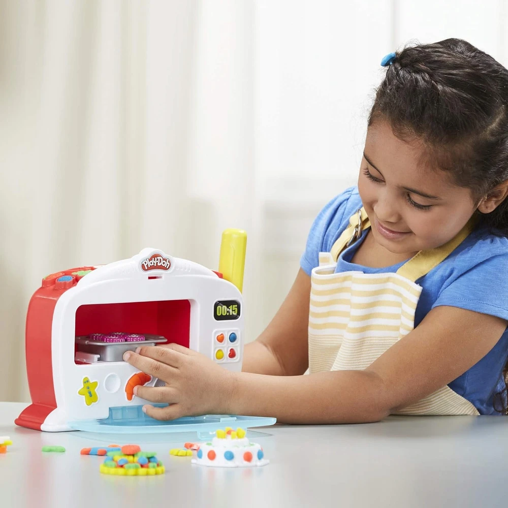 PLAY DOH KITCHEN CASTRY RINKINYS MAGICAL OVEN + priedai B9740