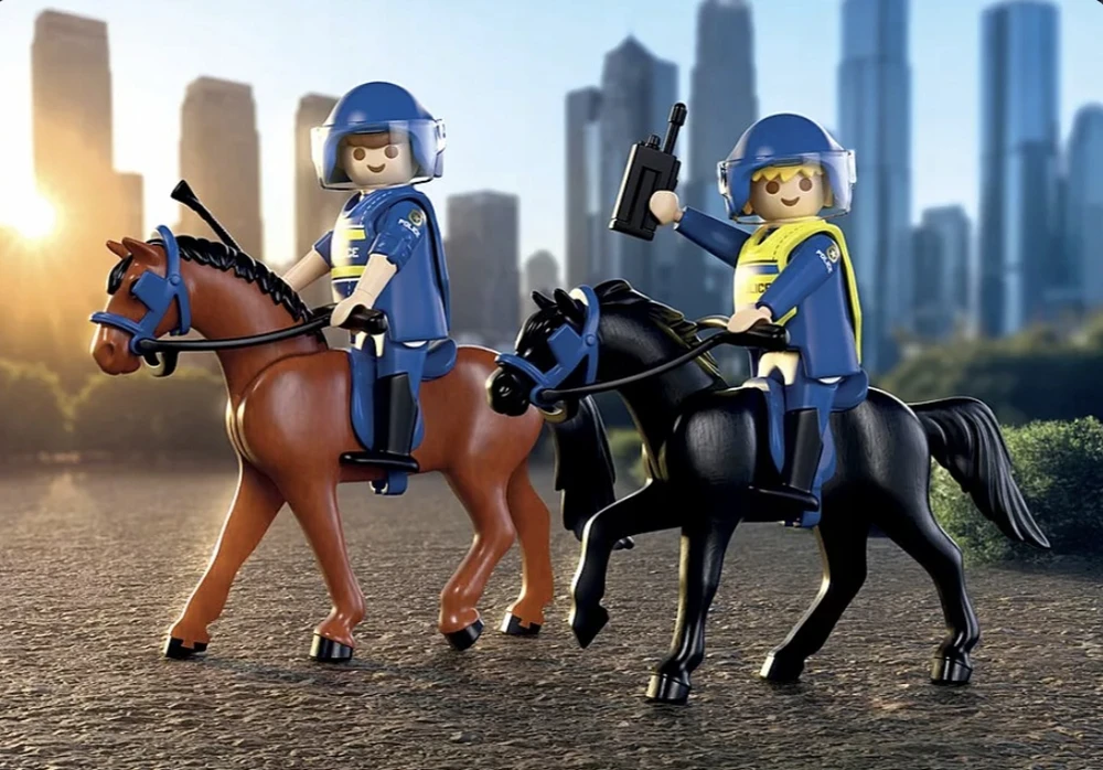 Playmobil 71877 2 raiteliai policininkai su savo arkliais