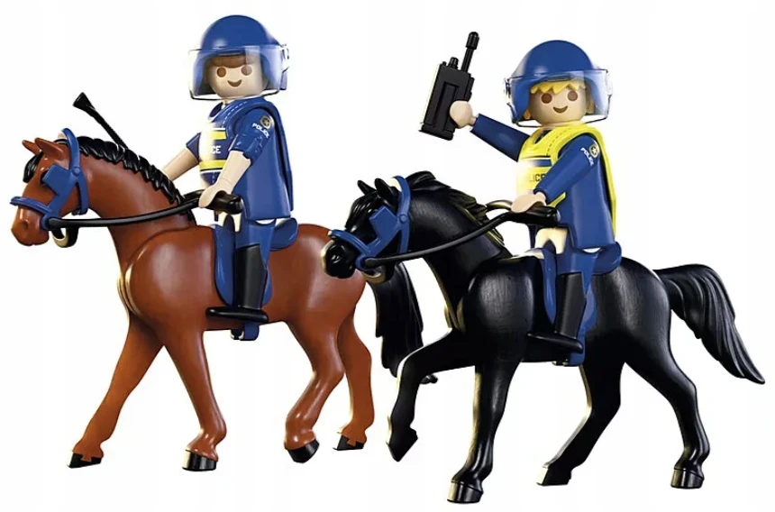 Playmobil 71877 2 raiteliai policininkai su savo arkliais