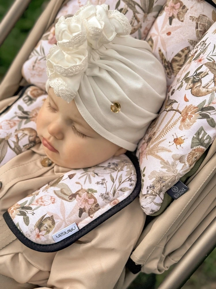 Poduszka antywstrząsowa do wózka spacerowego i gondoli Makaszka Flowers