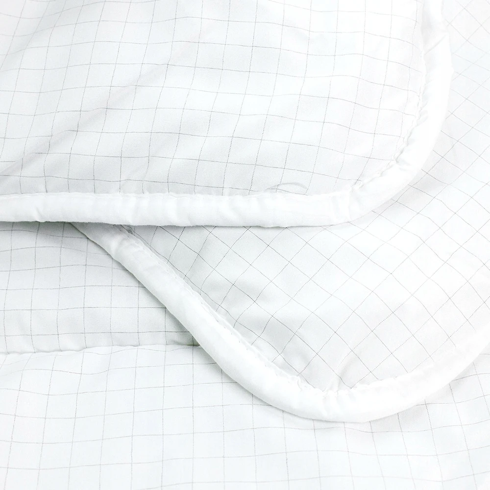 Poldaun „Calma Anti-Stress Ultralight“ antialerginė antklodė 200x220 su anglies pluoštu