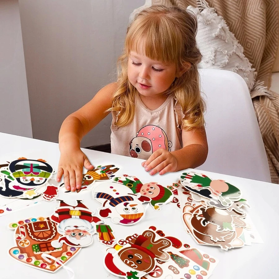 Popieriniai Kalėdų pakabukai su lipdukais, 8 vnt. rinkinys. Artmaker