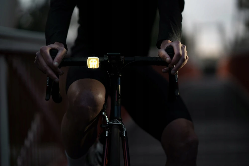Priekinis dviračio žibintas Knog Blinder Skull Front