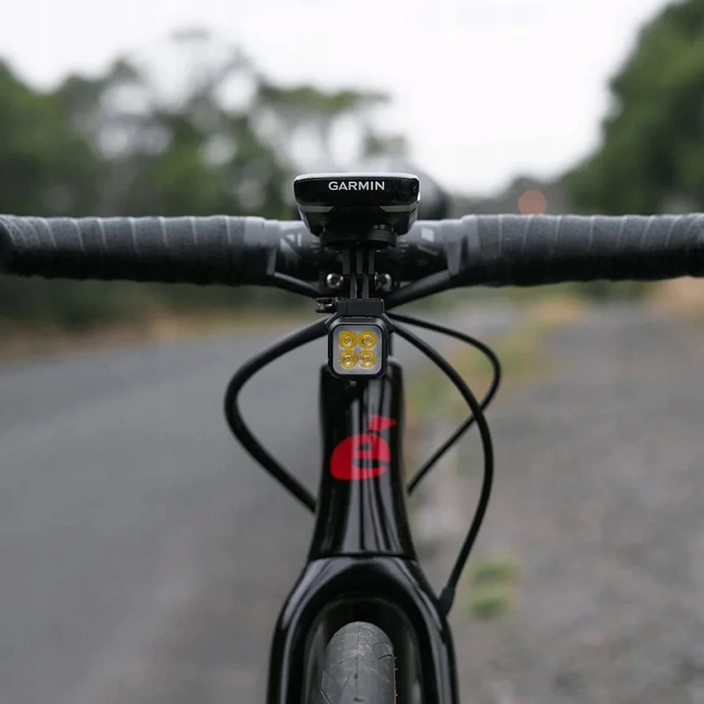 Priekinis dviračio žibintas Knog Blinder 900, juodas