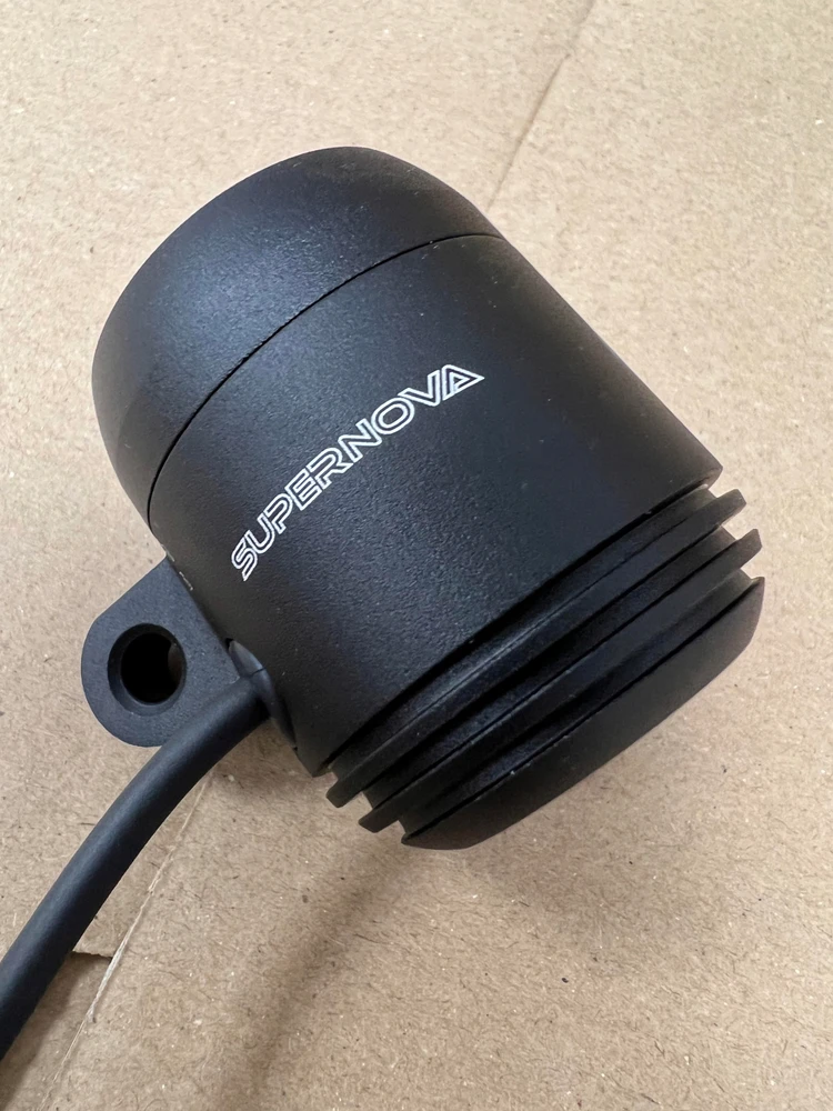 Priekinis žibintas Supernova V521s, juodas