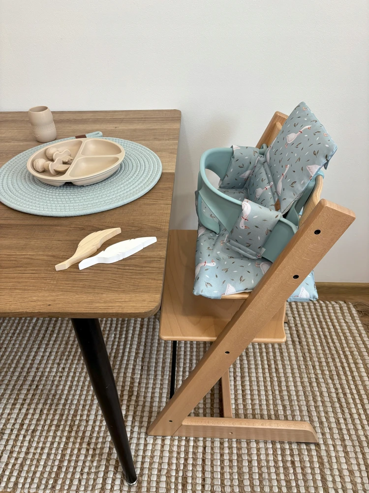 PROMOTION vandeniui atsparios pagalvėlės Stokke Tripp Trapp 2in1 žąsų mėtai