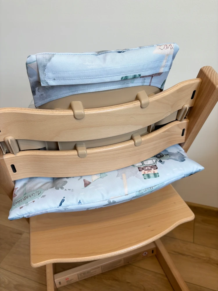 PROMOTION vandeniui atsparios pagalvėlės Stokke Tripp Trapp 2in1 mėlynos spalvos automobiliams