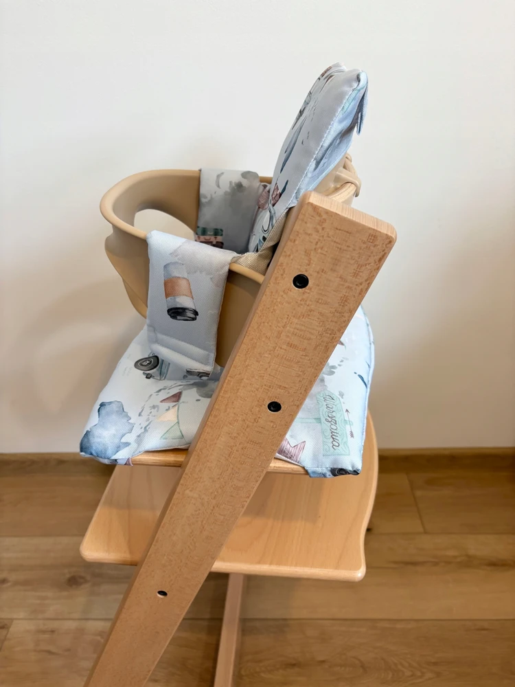 PROMOTION vandeniui atsparios pagalvėlės Stokke Tripp Trapp 2in1 mėlynos spalvos automobiliams