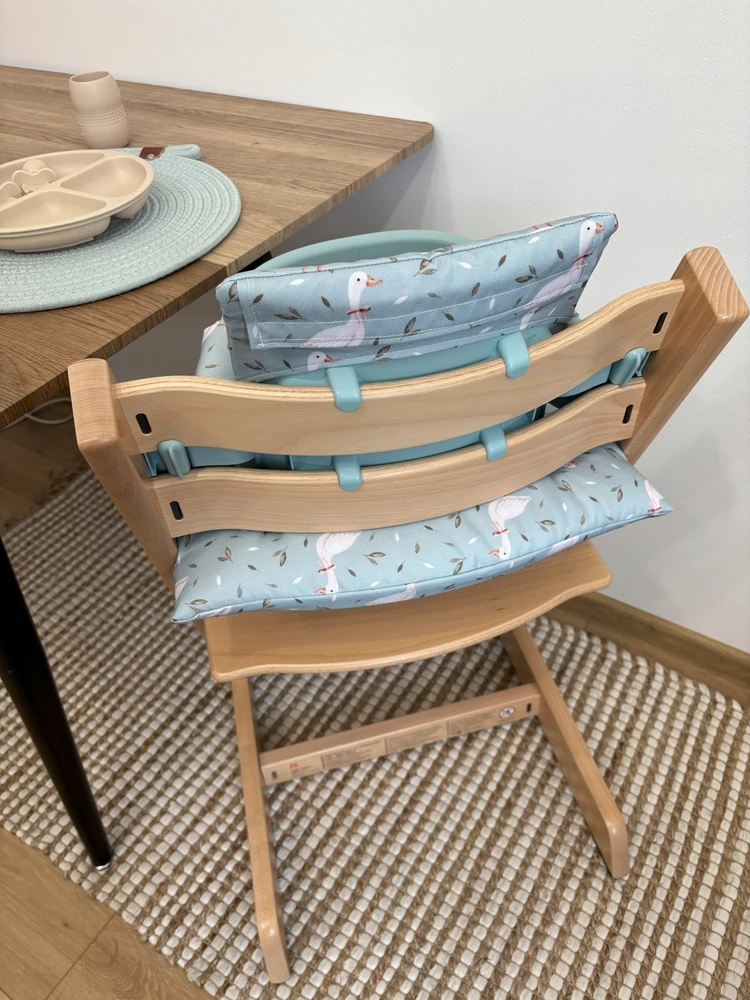 PROMOTION vandeniui atsparios pagalvėlės Stokke Tripp Trapp 2in1 žąsų mėtai