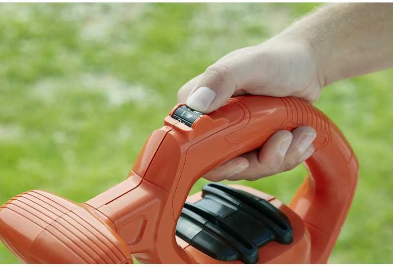 Lapų siurblys-pūstuvas Black & Decker BEBLV260
