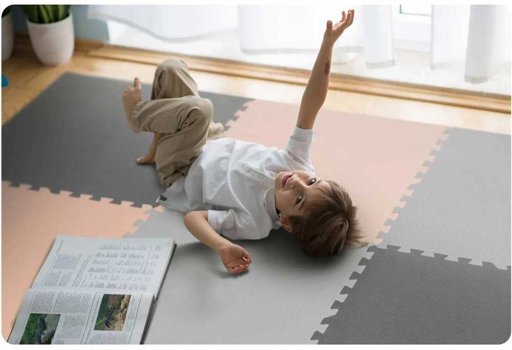 Ricokids Putplasčio dėlionės kilimėlis 180x180cm 9 vnt. pilkai persikinės spalvos