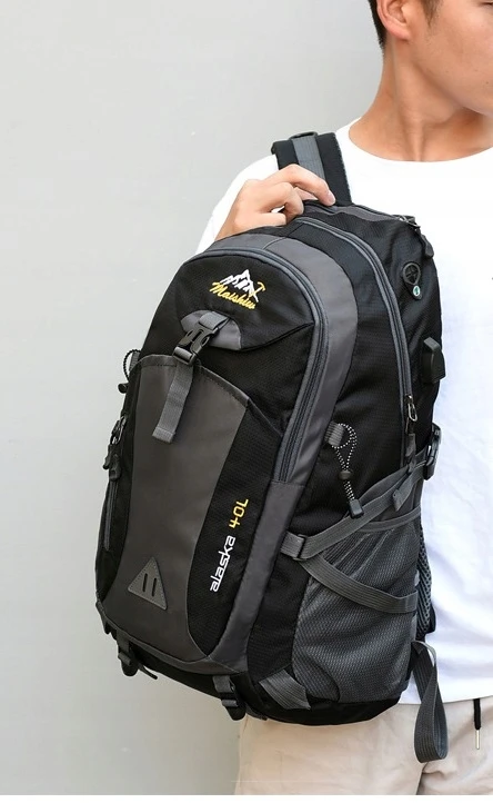 R70 Alaska 40L trekingo kuprinė, juoda