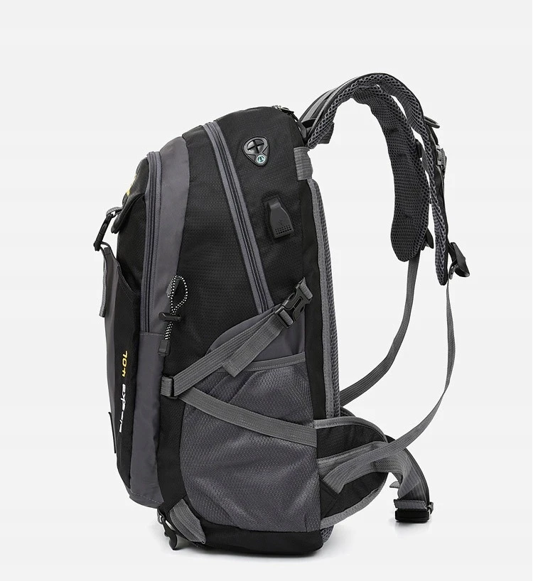 R70 Alaska 40L trekingo kuprinė, juoda
