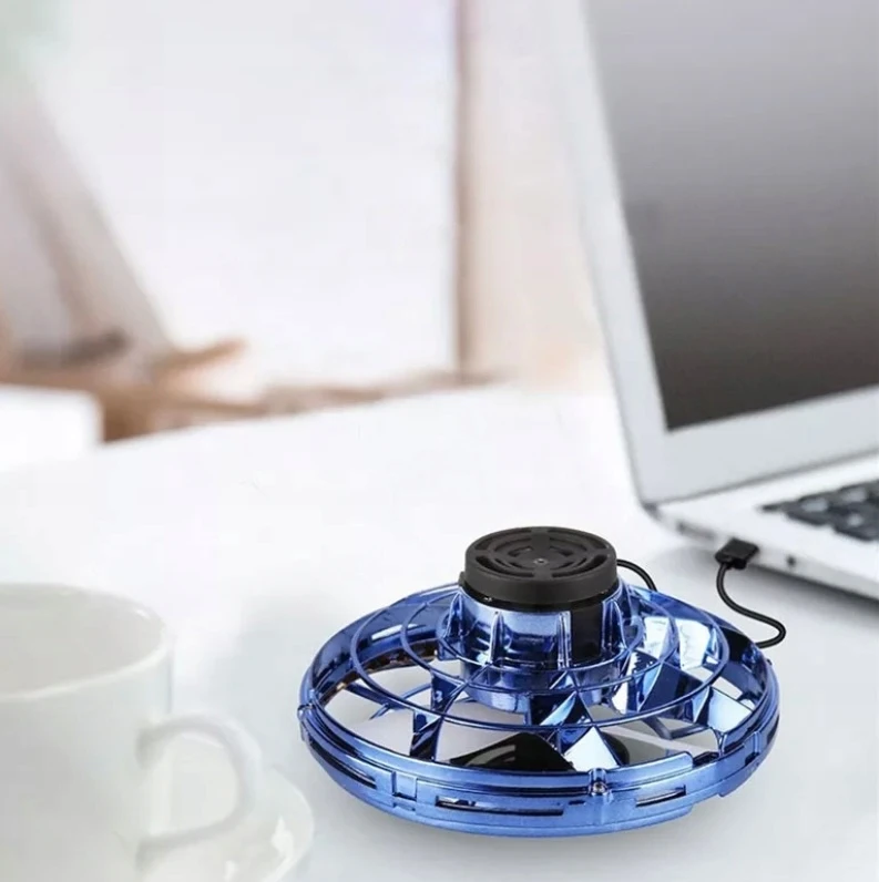 RANKA VALDOMAS SKREJANTIS KUMULIALIS RANKA SVĖTINantis „FlyNova“ UFO KUMULYS USB ŽAISLAS