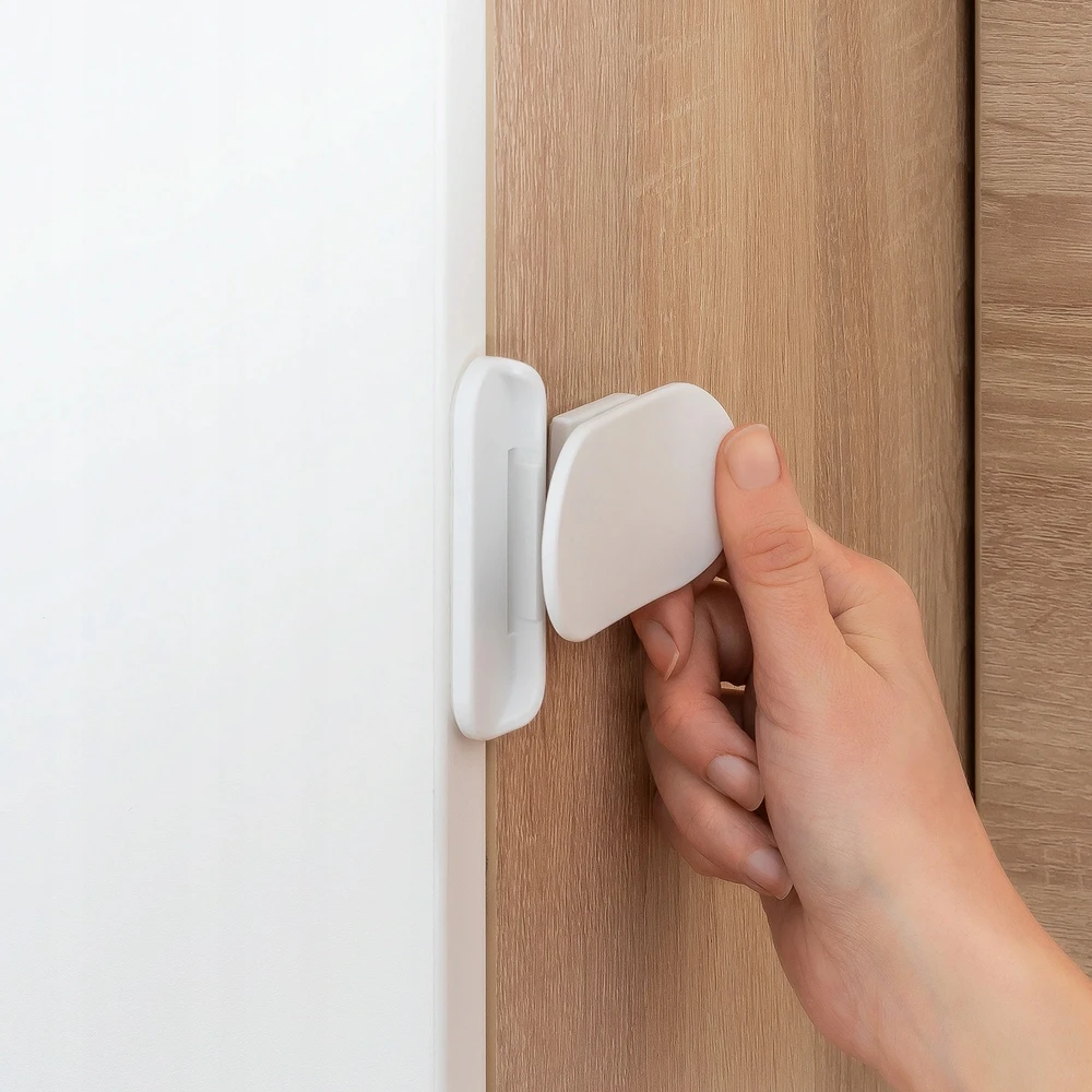 Reer Užraktas buitinei technikai, šaldytuvams ir stalčiams