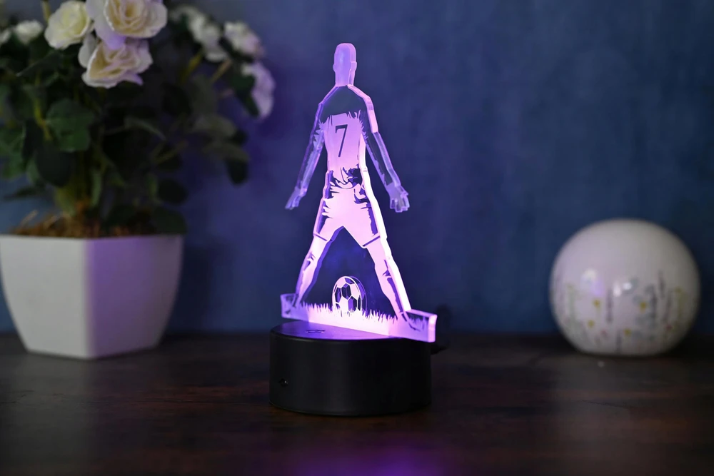 Renew Force LED naktinės šviesos futbolo žaidėjas 3D RGB nuotolinio valdymo pultas GAMING Real Madrid