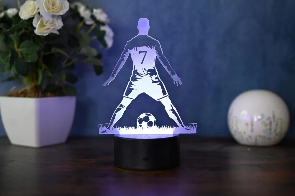 Renew Force LED naktinės šviesos futbolo žaidėjas 3D RGB nuotolinio valdymo pultas GAMING Real Madrid