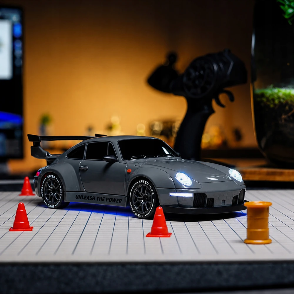 Renew Force RC AUTOMOBILIŲ NUOTOLINIO KONTROLĖ DRIFFT CAR 4x4 + KŪGINIAI 8xPAdangos