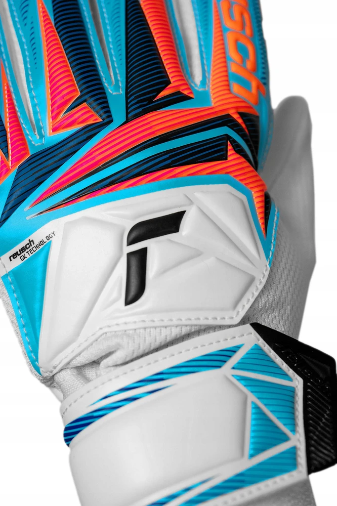 Reusch Attrakt Starter Solid Junior Goalkeeper Gloves 56 72 514 1080
