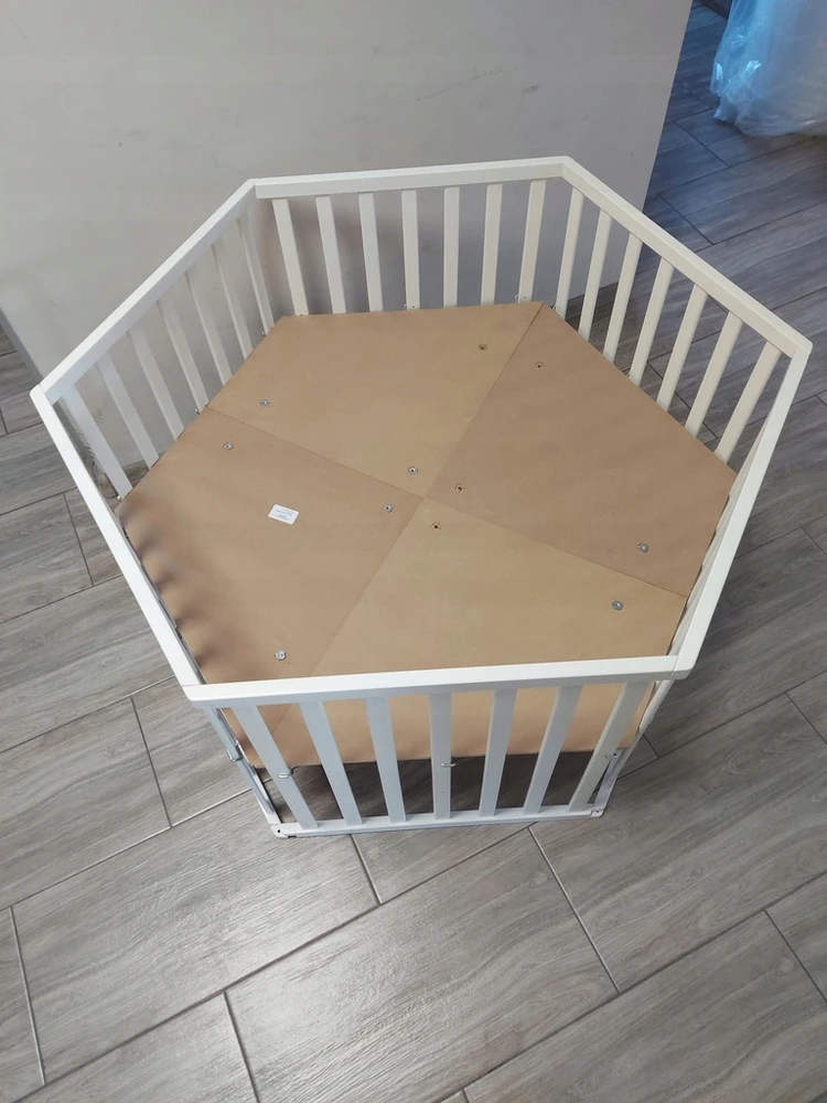 ROBA LITTLE STARS Hegaxonal Baby Playpen - Adjustable Height - Padded Cover - Braked Wheels - Baltas Lacquered Wood - Star Patter