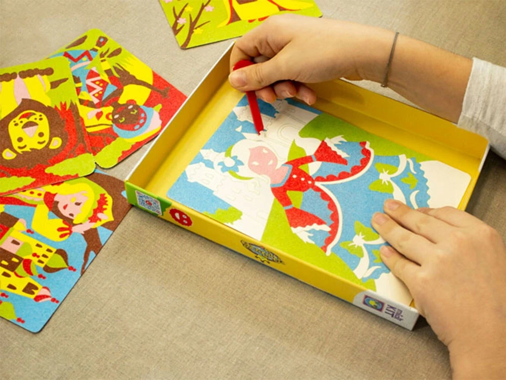 „Sabbiarelli Sand-it for Fun Kit Mini Sand“ paverčia princeses princesėmis
