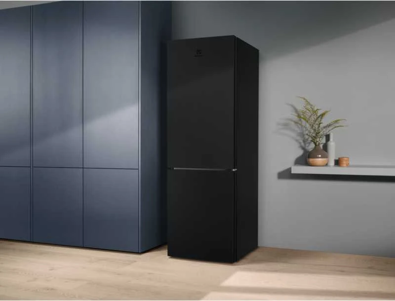 Šaldytuvas Electrolux LNT7ME32M2