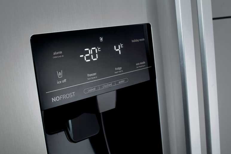 Midea Šaldytuvas | MERF402FIE02 | Energy efficiency class E | Free standing | Combi | Height 178 cm | No Frost system | Šaldytuvas net capacity 244 L | Šaldiklis net capacity 147 L | Ekranas | 41 dB | Nerūdijantis plienas