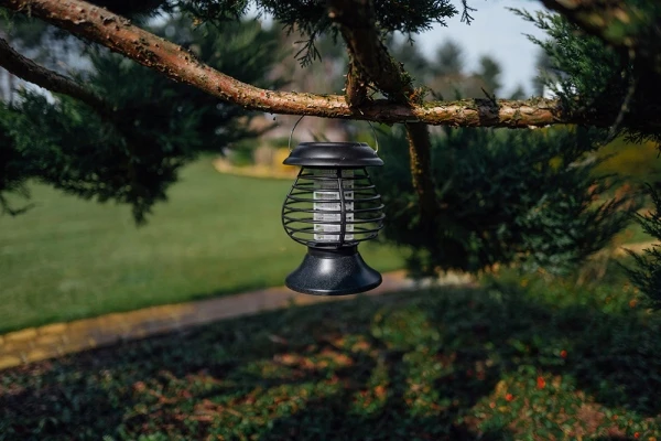 Saulės energija varomas LED/UV vabzdžių gaudytuvas su laikikliu CTRL-IN102S