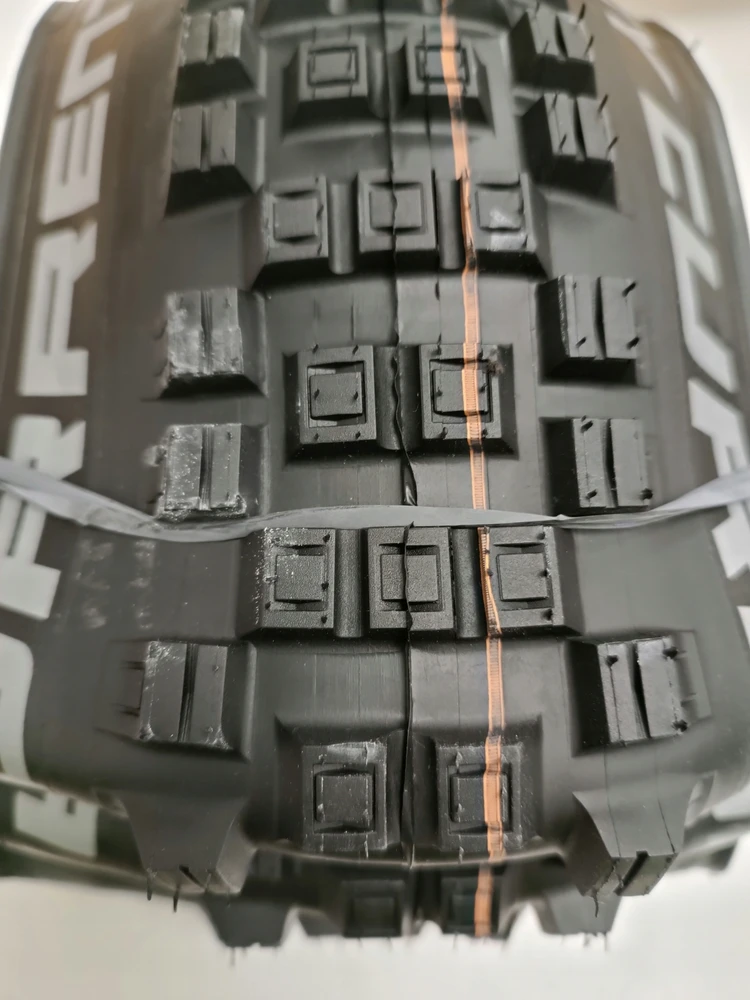 Schwalbe Eddy Current 27,5x2,60 galinė Evo Super Gravity sulankstoma TL padanga