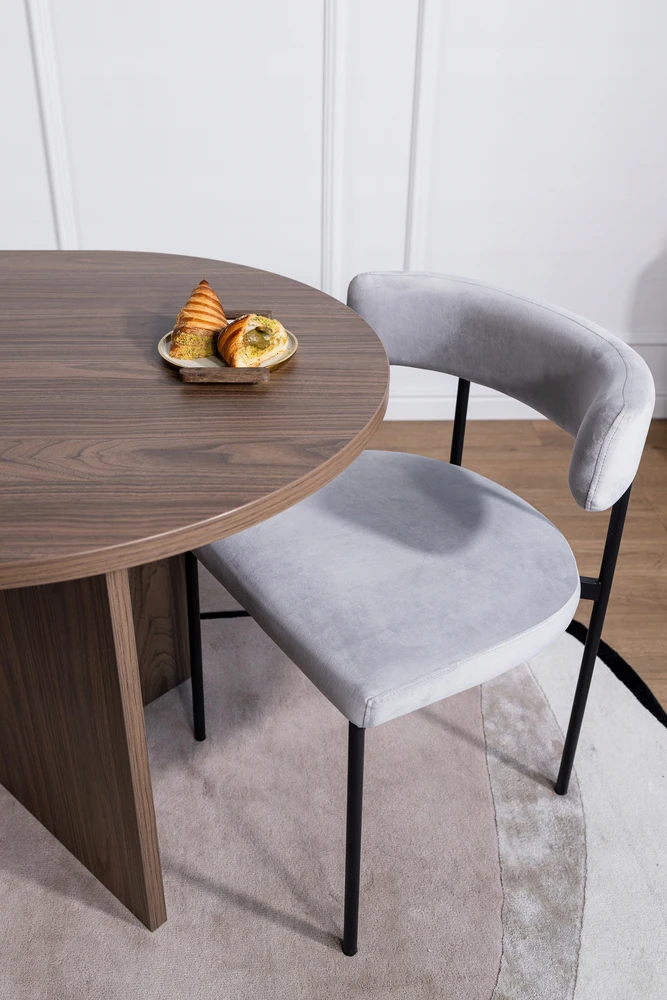 Selsey Loanny pilko aksomo minkšta kėdė