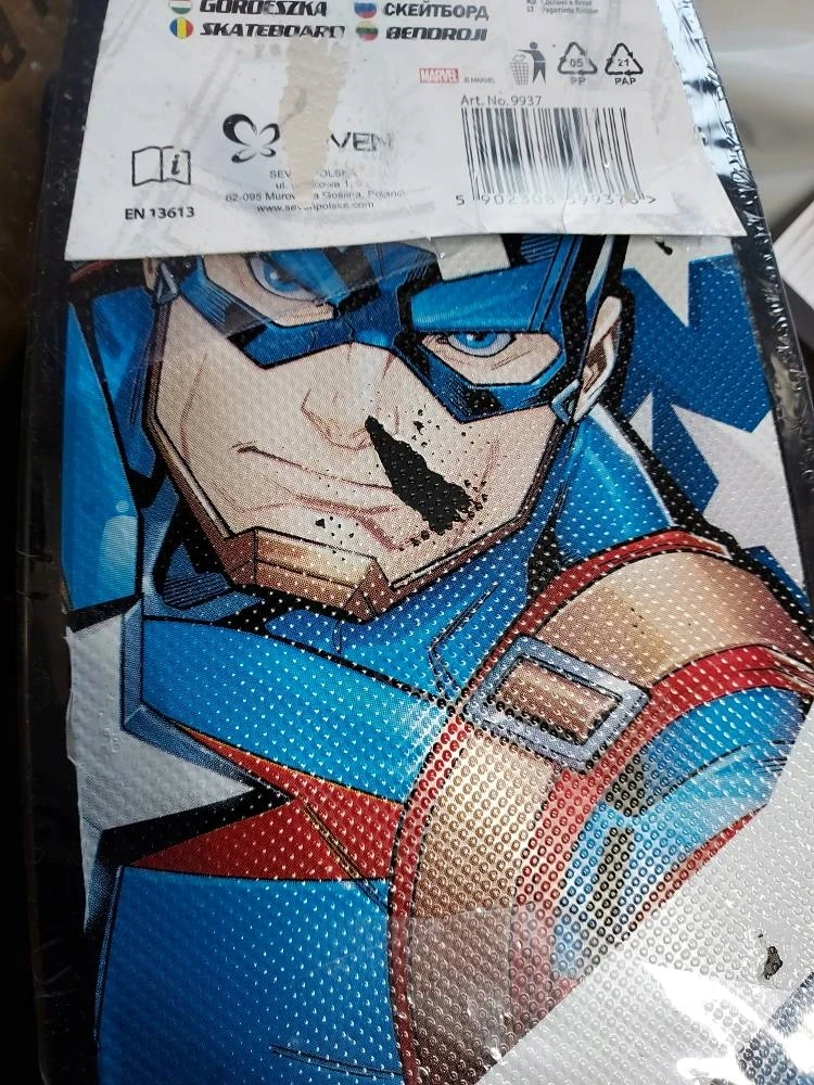 Seven Pennyboard riedlentė Captain America