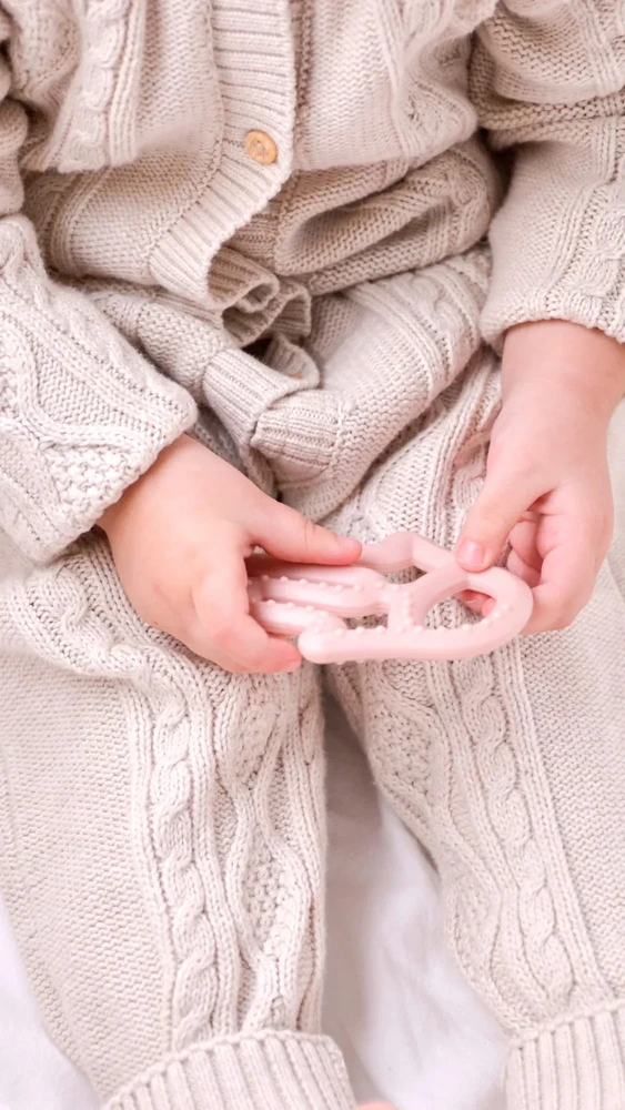 MINIKOIOI silikoninis kramtukas, rožinis