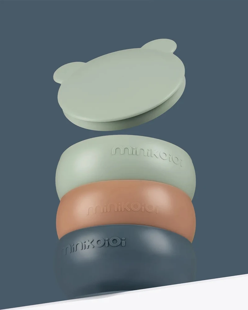 Silikoninis dubuo su dangteliu ir siurbtuku 450 ml MinikOiOi 12 cm žalia