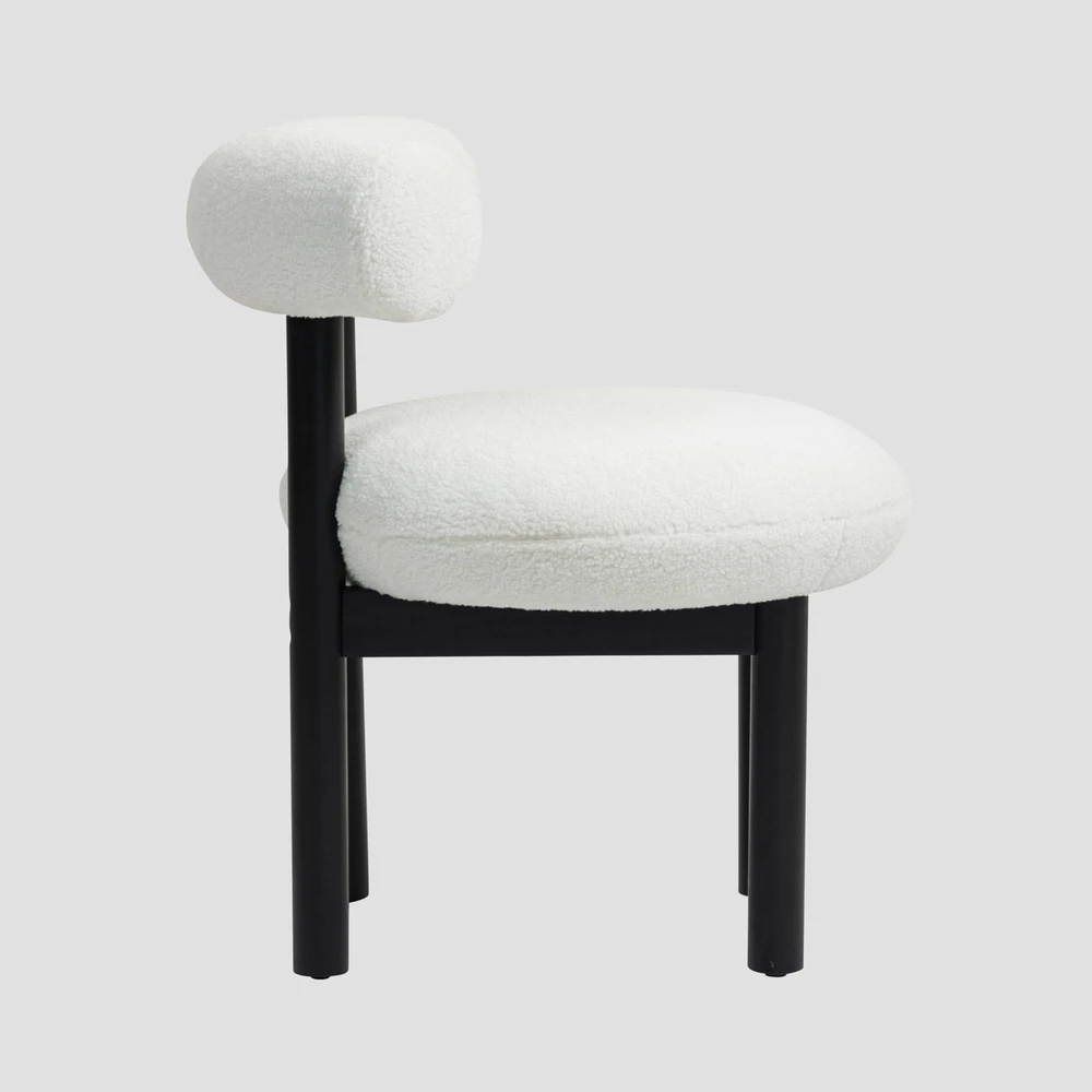 Šiuolaikinė boucle valgomojo kėdė PACIS ecru 59,5x65,5x75,5 HOMLA