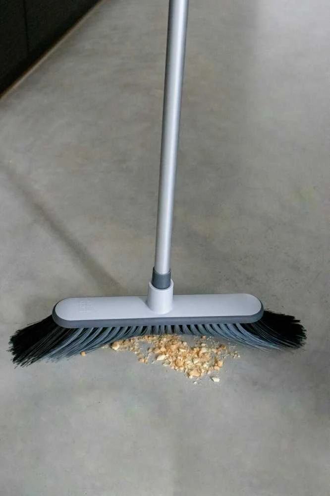 Šluota teleskopiniu kotu Eco Ego 130cm pilka