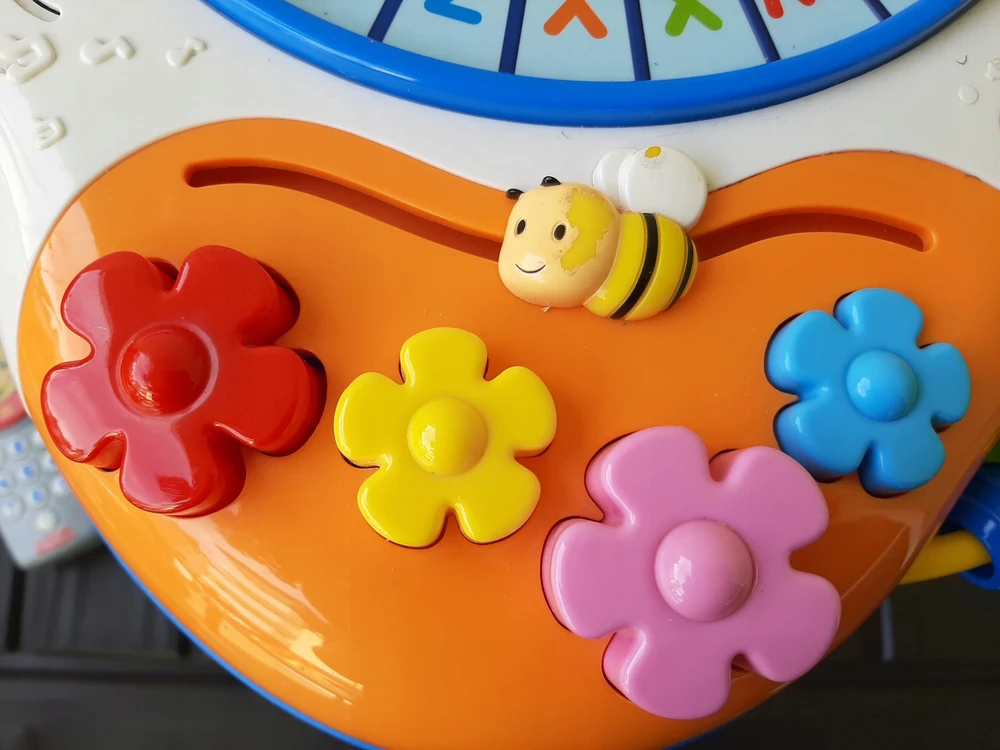 Winfun Edukacinis žaislinis staliukas "Letter Train & Piano Activity Table", žaislas lenkų k. (000801)