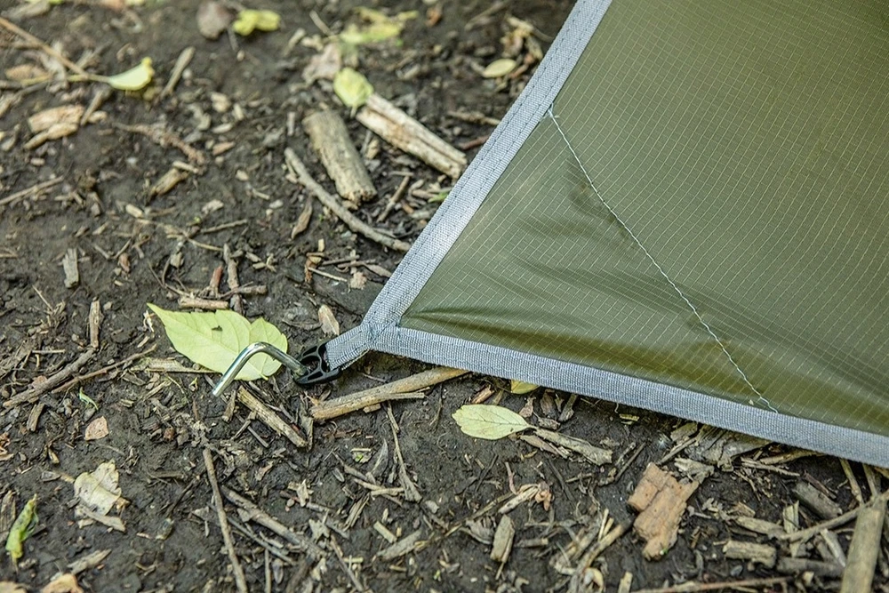 SODO HAMAKŲ RINKINYS SU TINKLELIS NUO UODŲ 330 X 140 CM TARP SURVIVAL JUOSTA