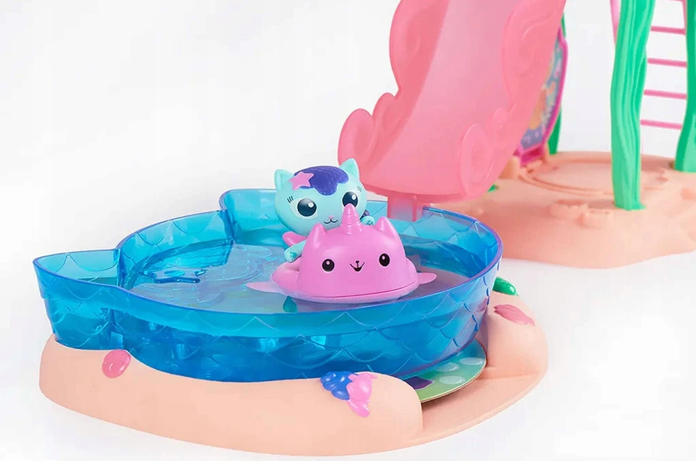 Spin Master Gabby's Dollhouse „Gabi's Cat House Pool Fun“ figūrėlių rinkinys 6067878 WB3