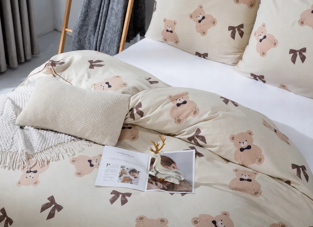 Spod Igły i Nitki Patalynė Z MISIEM KOMPLET 220x200 SATYNA 100% BAWEŁNA PRINTY TEDDY