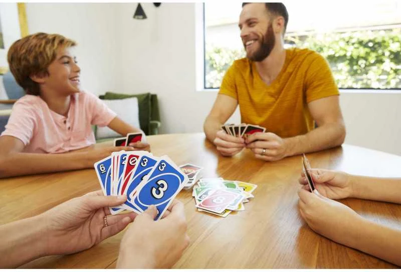 Mattel UNO kortos Deluxe