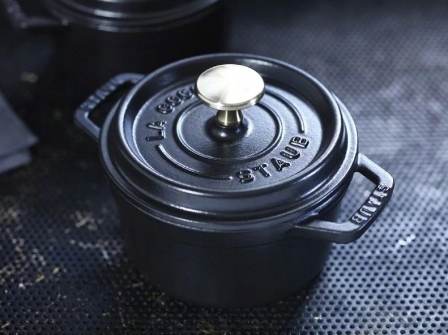 Staub La Cocotte Apvalus ketaus puodas 800 ml, juodas, PRANCŪZŲ